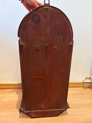 Reloj de péndulo antiguo de madera