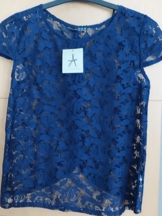 Blusa de encaje azul
