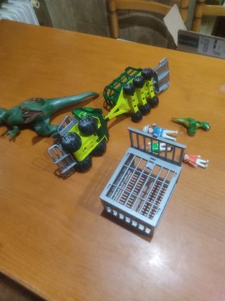 Playmobil Coche con Remolque y Dinosaurio
