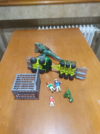Playmobil Coche con Remolque y Dinosaurio