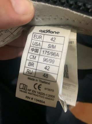 Traje de pesca submarina con aletas