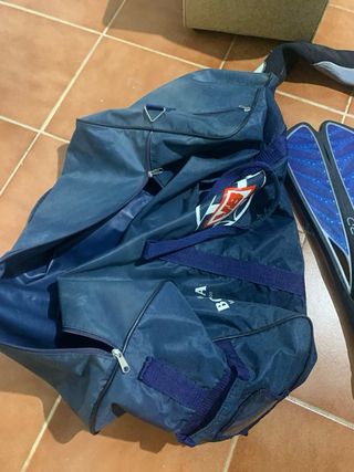Traje de pesca submarina con aletas