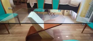 Mesa de diseño cristal, madera y mármol