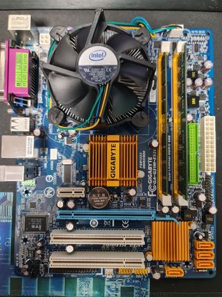 Placa Base Gigabyte GA-G31M-ES2L intel e5300
