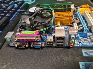 Placa Base Gigabyte GA-G31M-ES2L intel e5300
