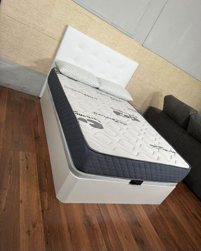 Canapes colchones cabezales bases somieres sofás