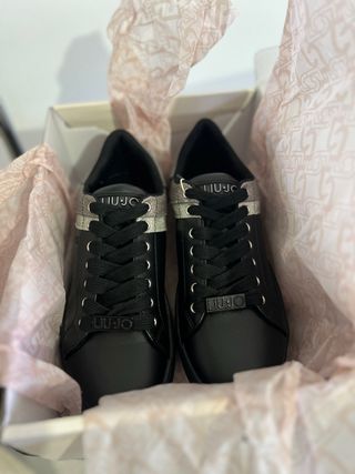 Sneakers Liu Jo nere con dettagli argento