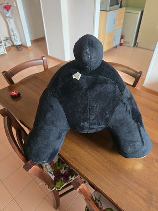 Peluche con orejas grandes negro y dorado