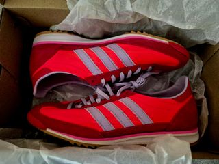 Zapatillas Adidas rosas y rojas talla 40