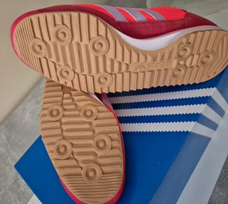 Zapatillas Adidas rosas y rojas talla 40