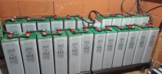 24 Baterías Plomo Ácido Energía Solar