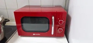 Microondas Mandine Rojo