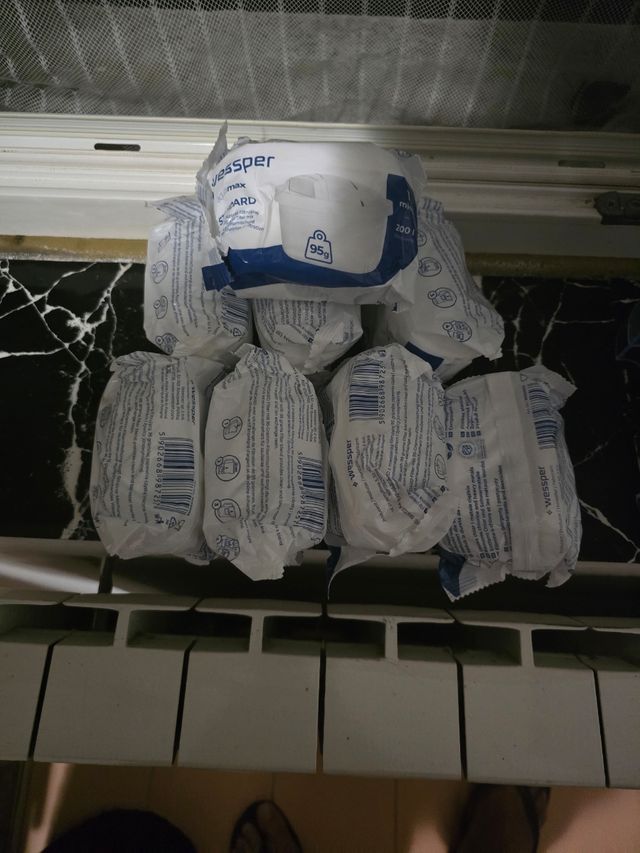 Brocca trasparente con rubinetto