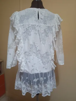 Blusa blanca encaje volantes