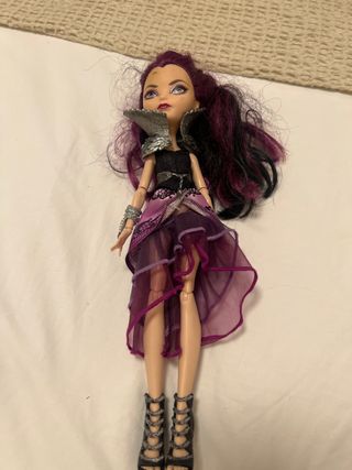 Muñeca Monster High Raven Queen