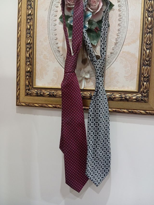 2 Cravatte Made in Italy Rosse e Grigie