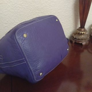 Bolso Purificación García morado piel con bandoler
