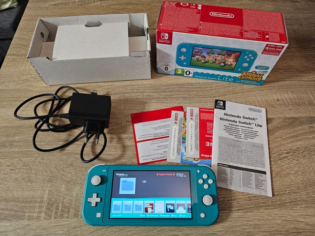 Nintendo Switch Lite Azul con varios juegos