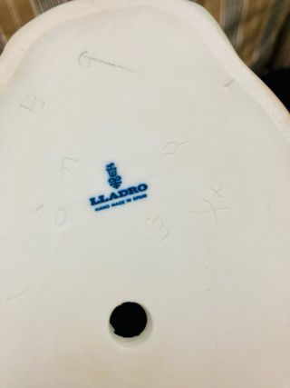 Ragazza Lladro con figura di capra