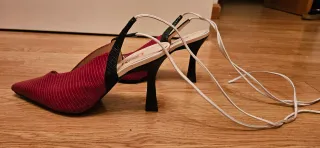 Zapatos de tacón LODI rojos y negros