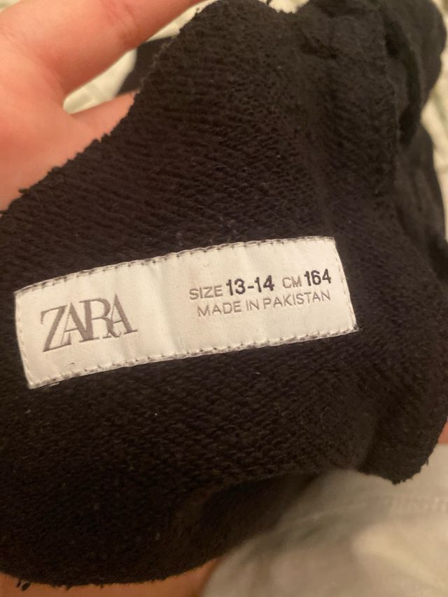 Pantaloni Zara neri con stampa