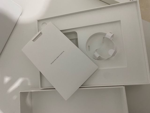 Caja iPad Apple vacía