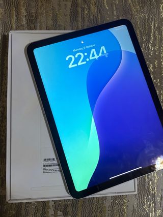iPad 10th (generation) gris 