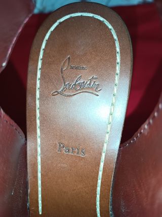 Zuecos Christian Louboutin Madera Tachuelas.