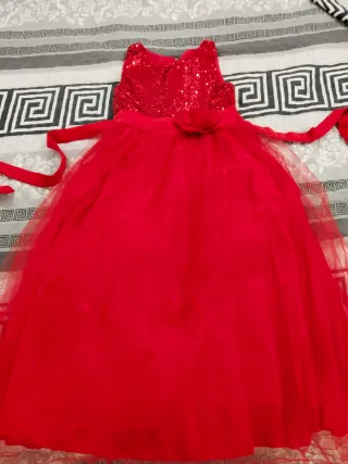 Vestido rojo de fiesta con lentejuelas 