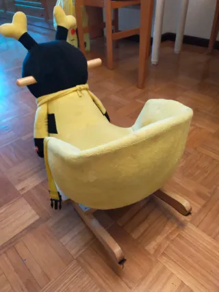 Balancín infantil abeja peluche