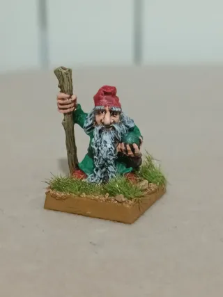 Figura Mago Enano con Bastón y Bola