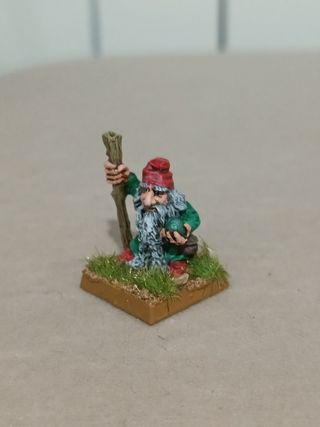 Figura Mago Enano con Bastón y Bola
