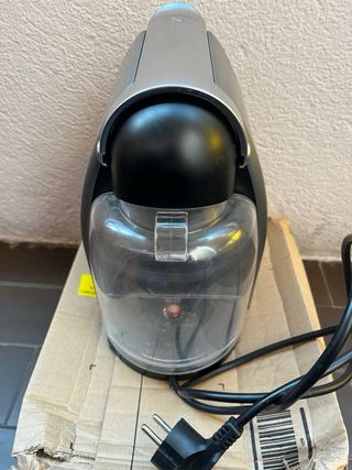 Cafetera Nespresso Krupps color gris
