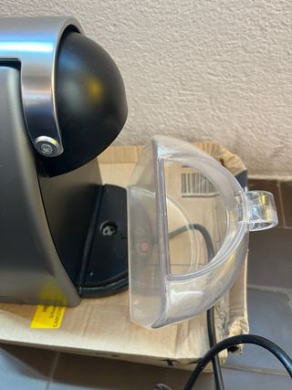 Cafetera Nespresso Krupps color gris