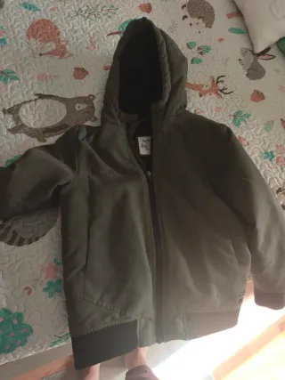 Chaqueta niño verde con capucha