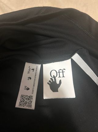 Camiseta Off White Negra Logo Mano
