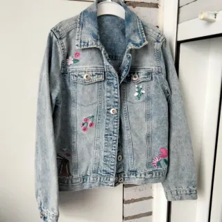 Chaqueta vaquera niña bordada