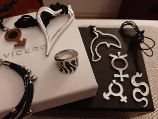 Lote:Pulsera "VISEROY",Anillo y Colgantes de Acer