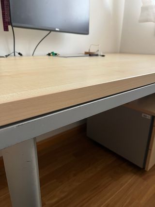 Mesa de escritorio madera y metal