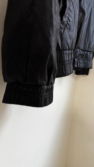 Chaqueta cortavientos Adidas negra