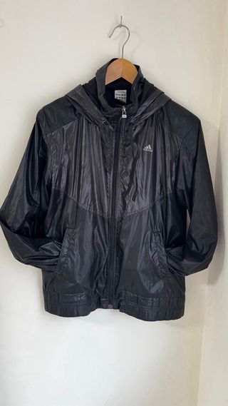 Chaqueta cortavientos Adidas negra