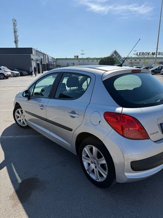 Se vende Peugeot 207 Sport 1.6 HDi diésel de 90 CV