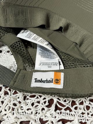 Cappellino verde Timberland con rete