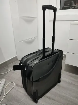 Maleta Samsonite verde con ruedas
