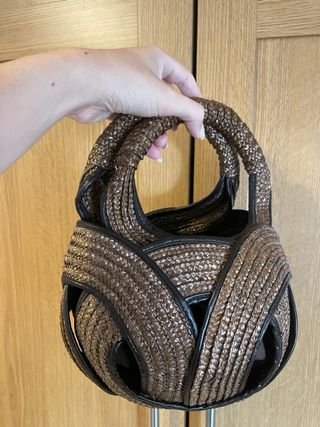 Bolso de rafia trenzada