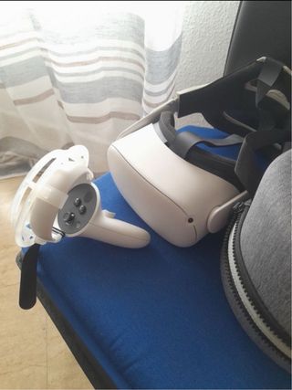 Oculus Quest 2 con accesorios