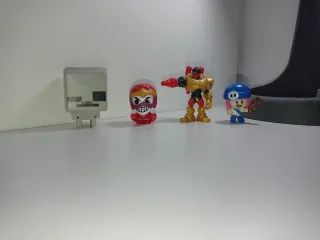 4 figuras de colección