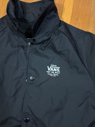 Chaqueta Vans impermeable niño negra talla M