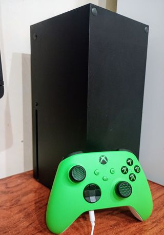 Xbox Series X + Mando Verde