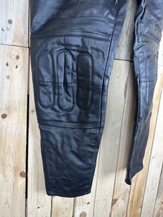 PANTALON T-M DE CUERO PARA MOTO GARIBALDI 3